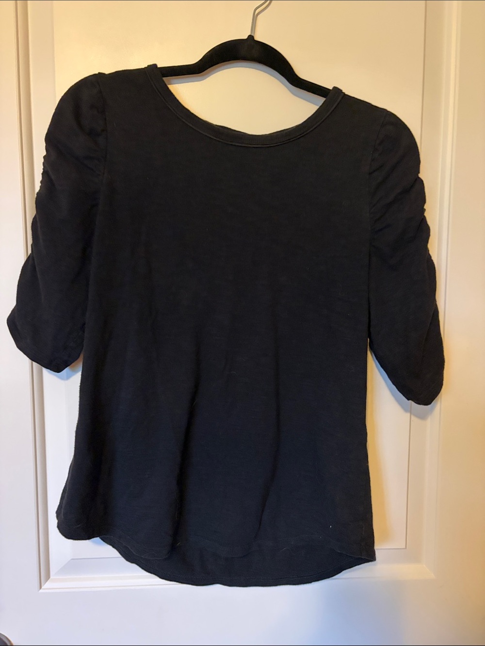 White House Black Market Black Puff-Sleeve Crewneck Tee